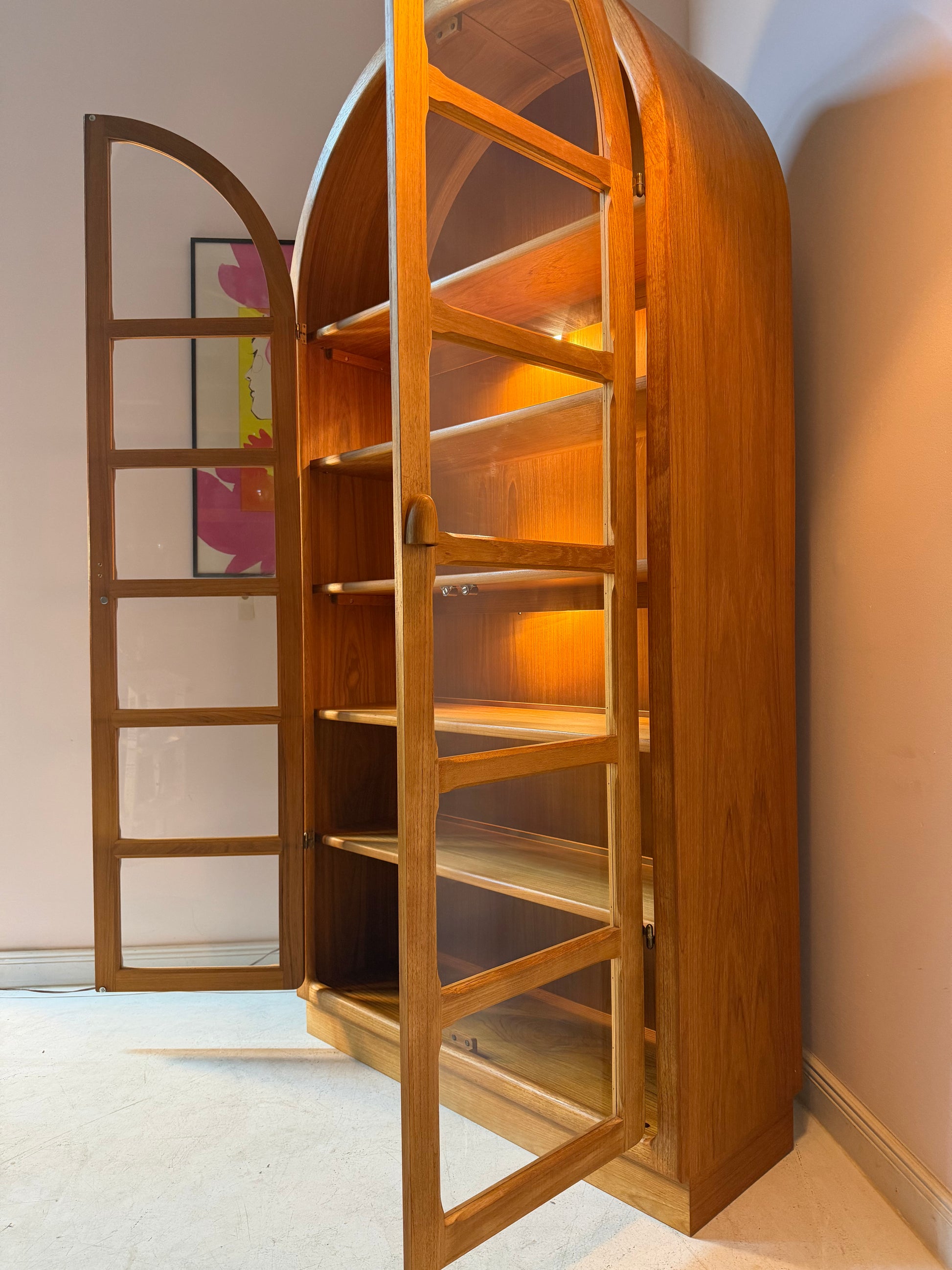 Rundbogen Vitrine Teak von Dyrlund