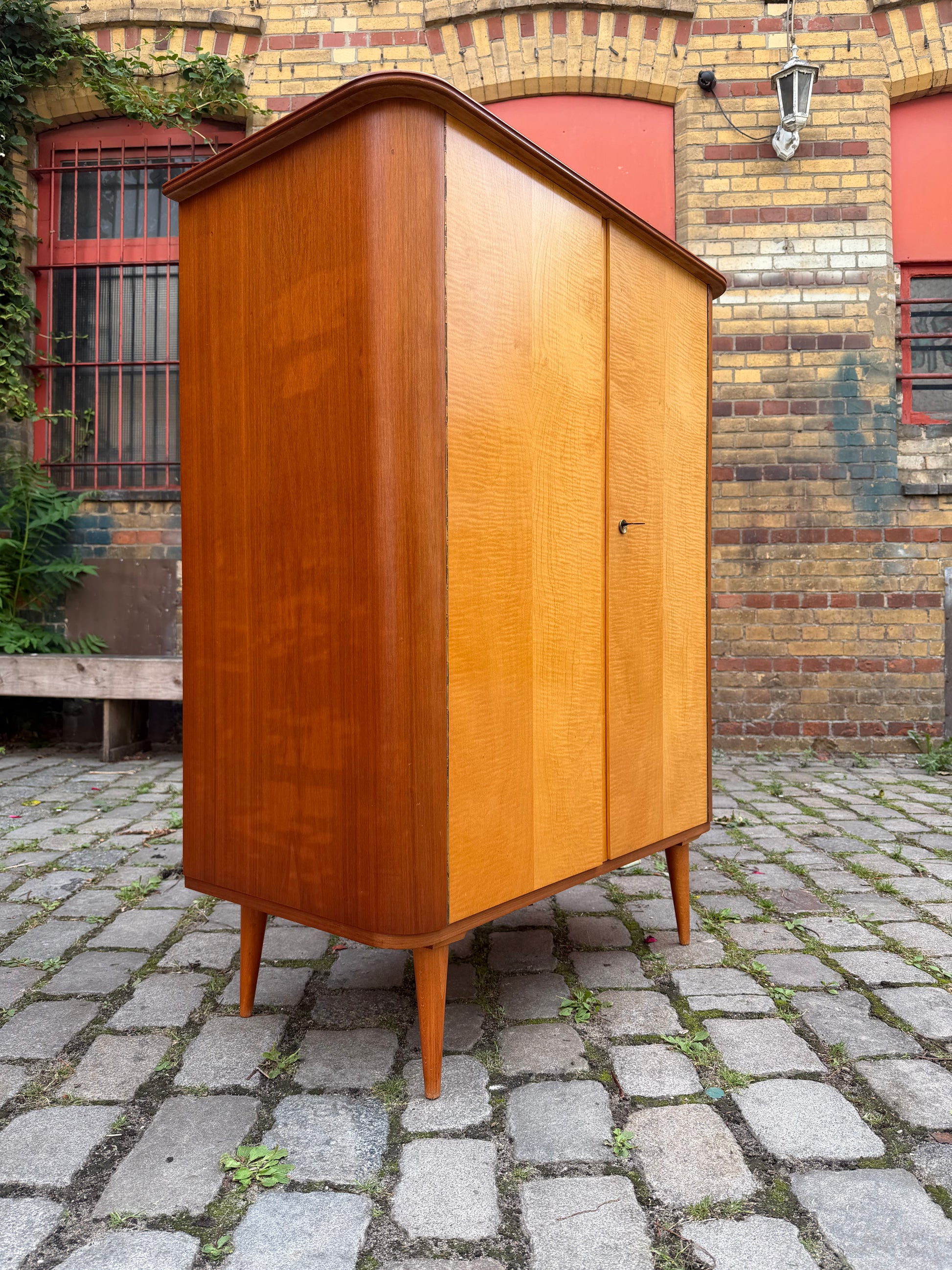 Wäscheschrank Ahorn & Nussbaum aus Deutschland