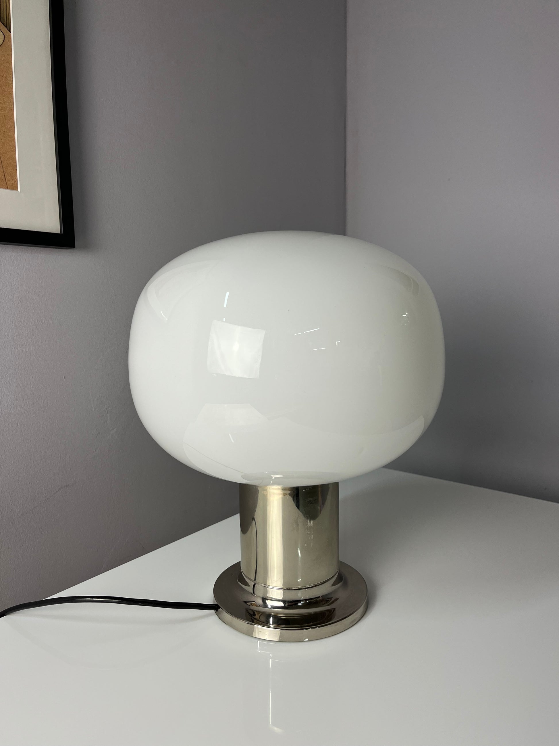 Mushroom Tischlampe Opalglas Chrom von Doria