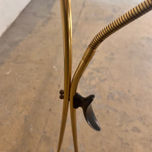 Stehlampe mit zwei Schwanenhalsarmen Messing