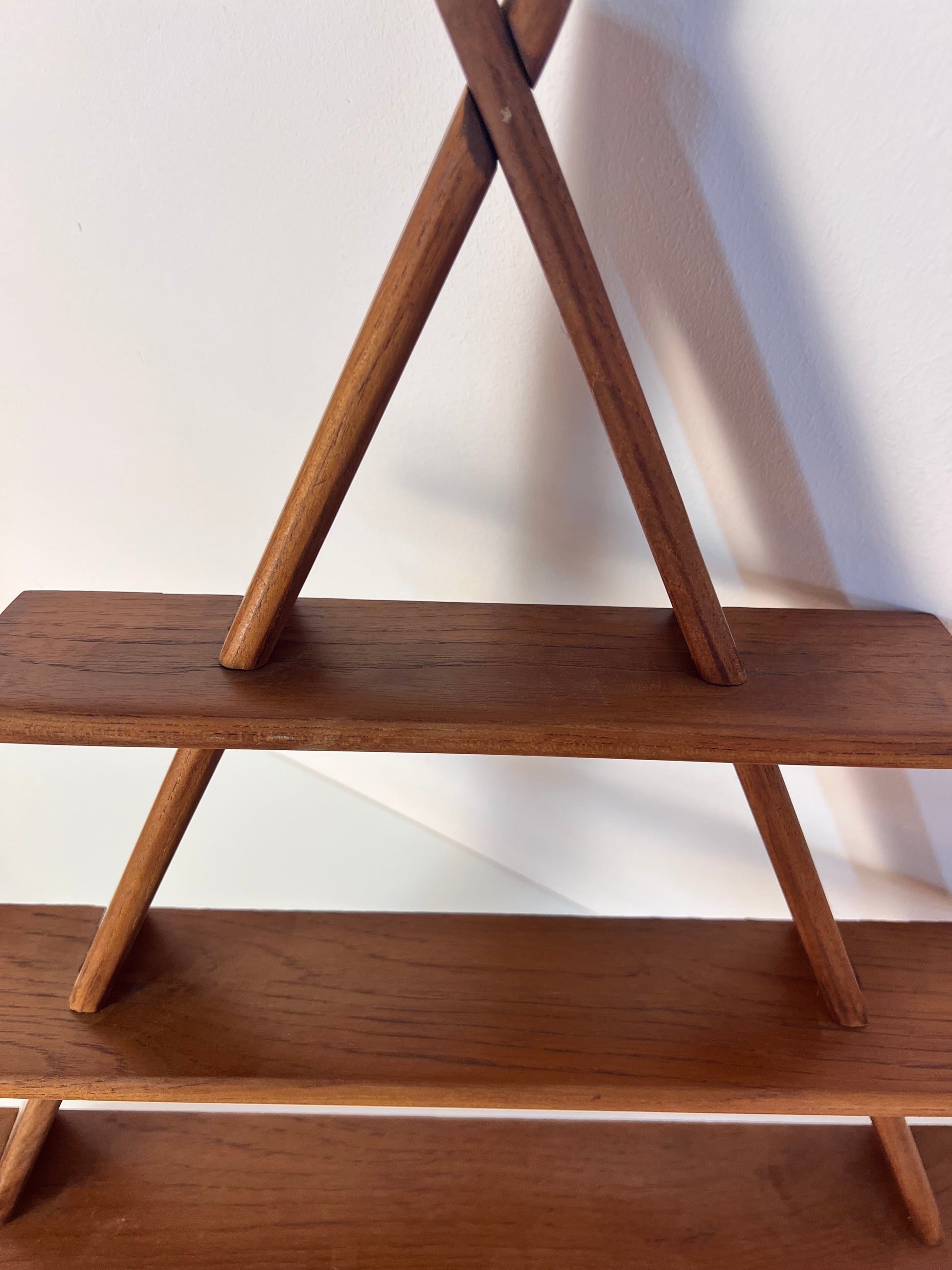 Dreieck Wandregal Teak aus Dänemark