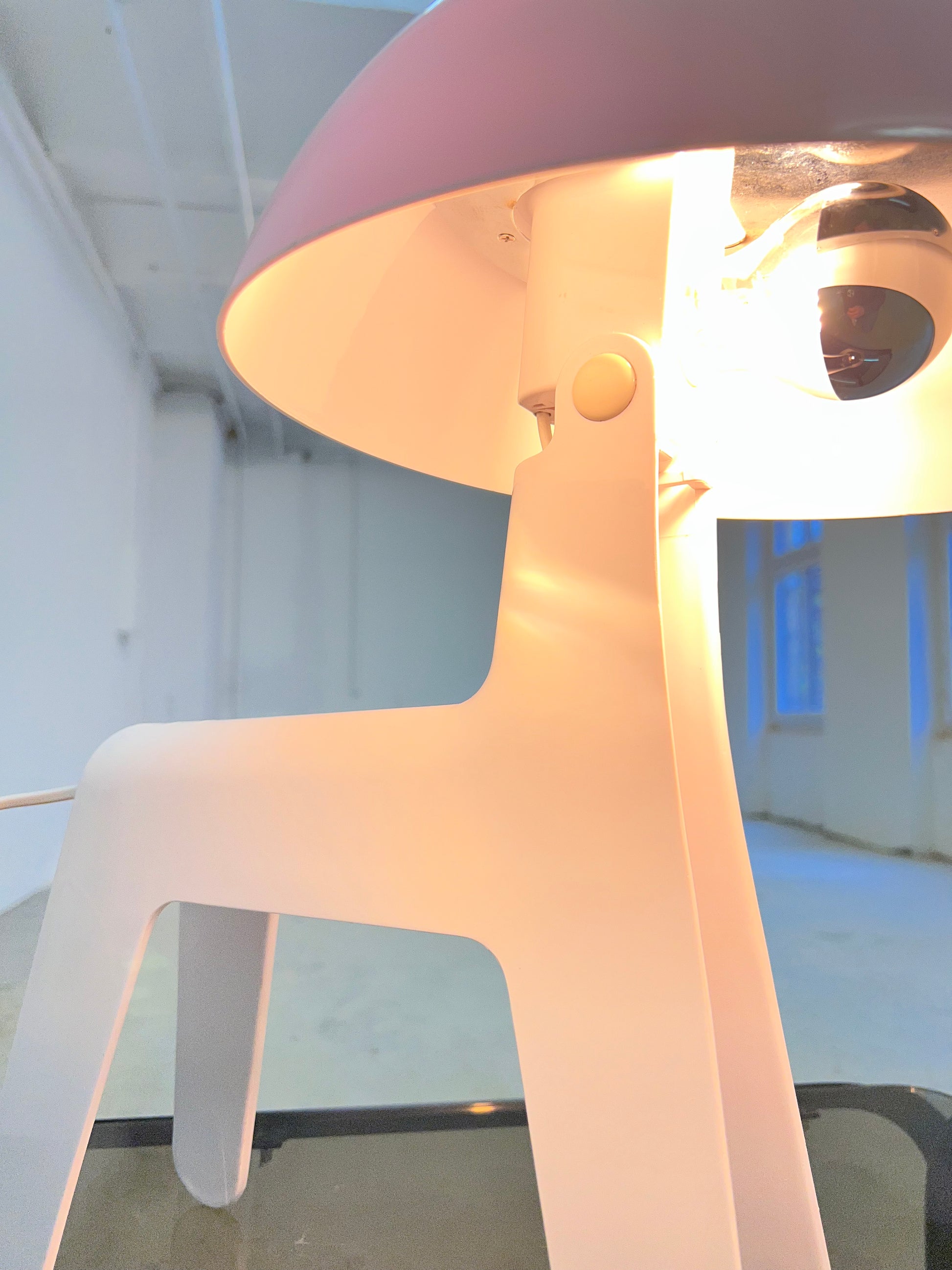 „Doglamp“ Propaganda D-dOG Lampe