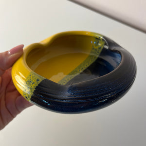Aschenbecher gelb blau aus Dänemark
