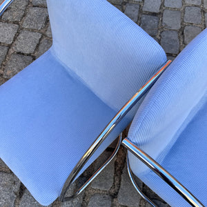 Freischwinger „Lens“ hellblau Cord & Chrom von Giovanni Offredi für Saporiti Italia