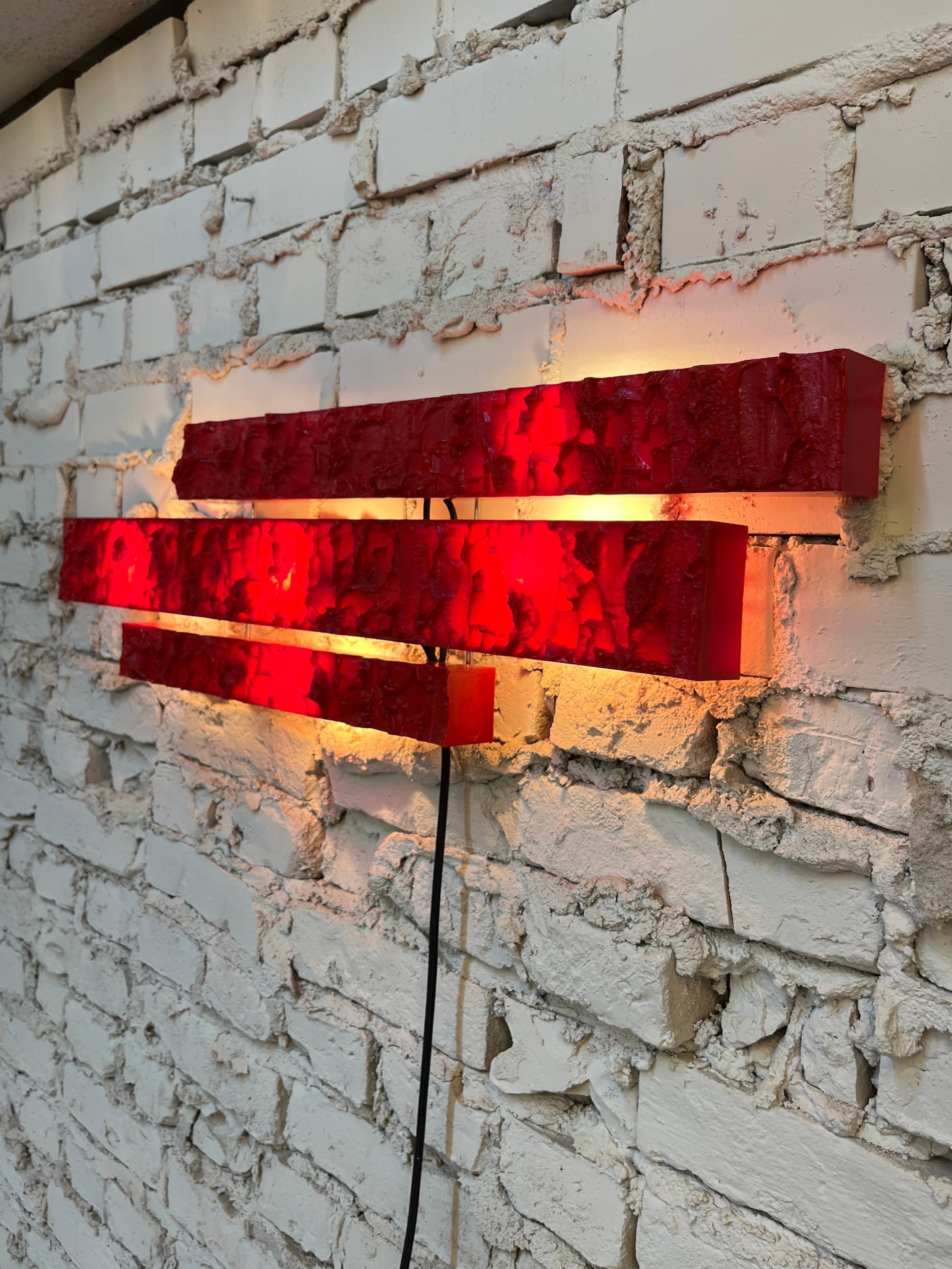 Wandlampe rot von Uwe Mersch