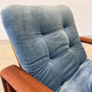Sessel Loungechair blauer Samt und Teak
