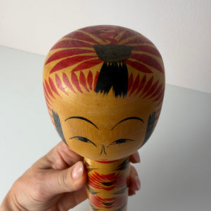 Japanische Kokeshi Holzfigur handbemalt