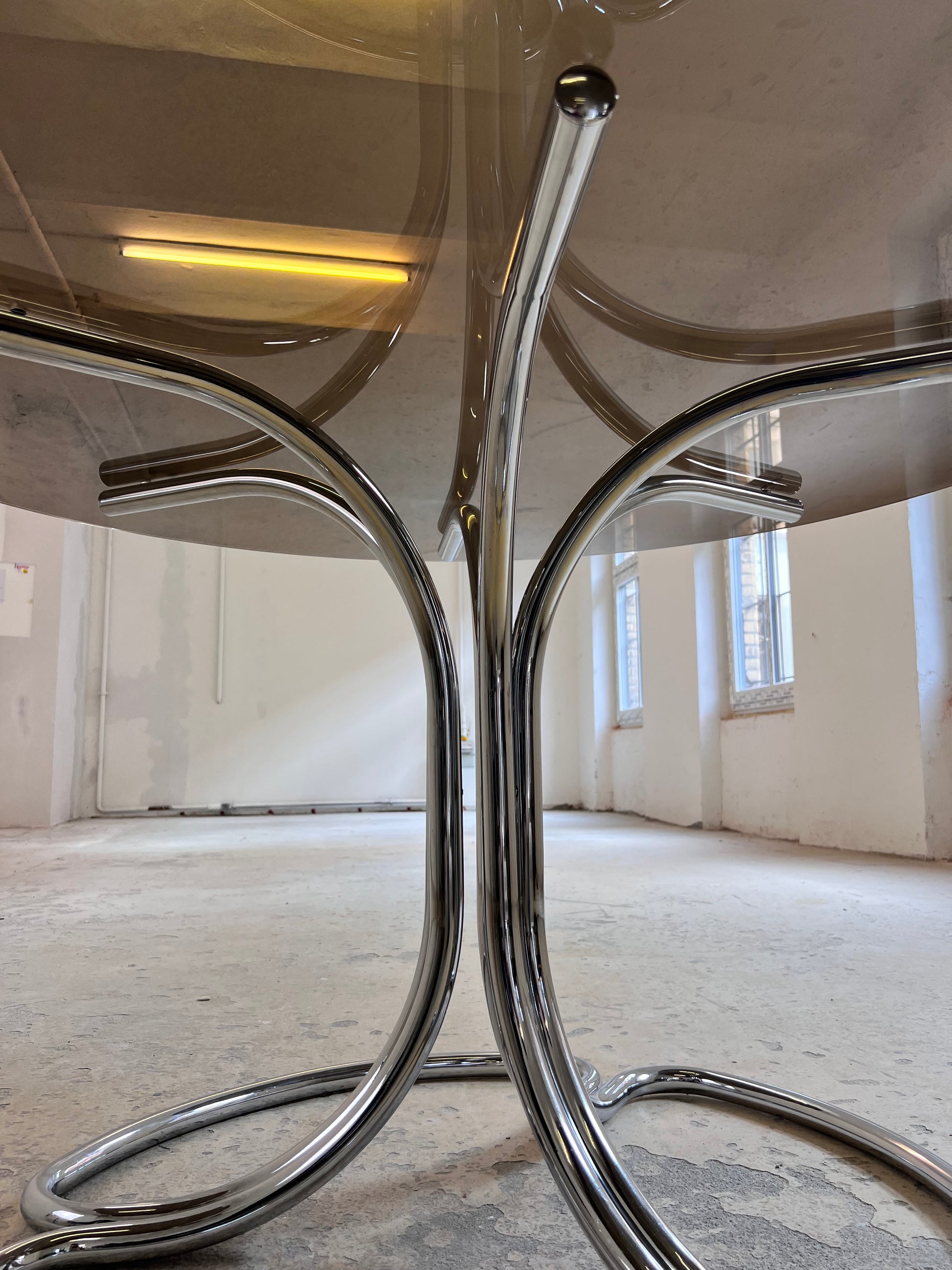 Runder Esstisch Rauchglas & Chrom von Gastone Rinaldi für Rima