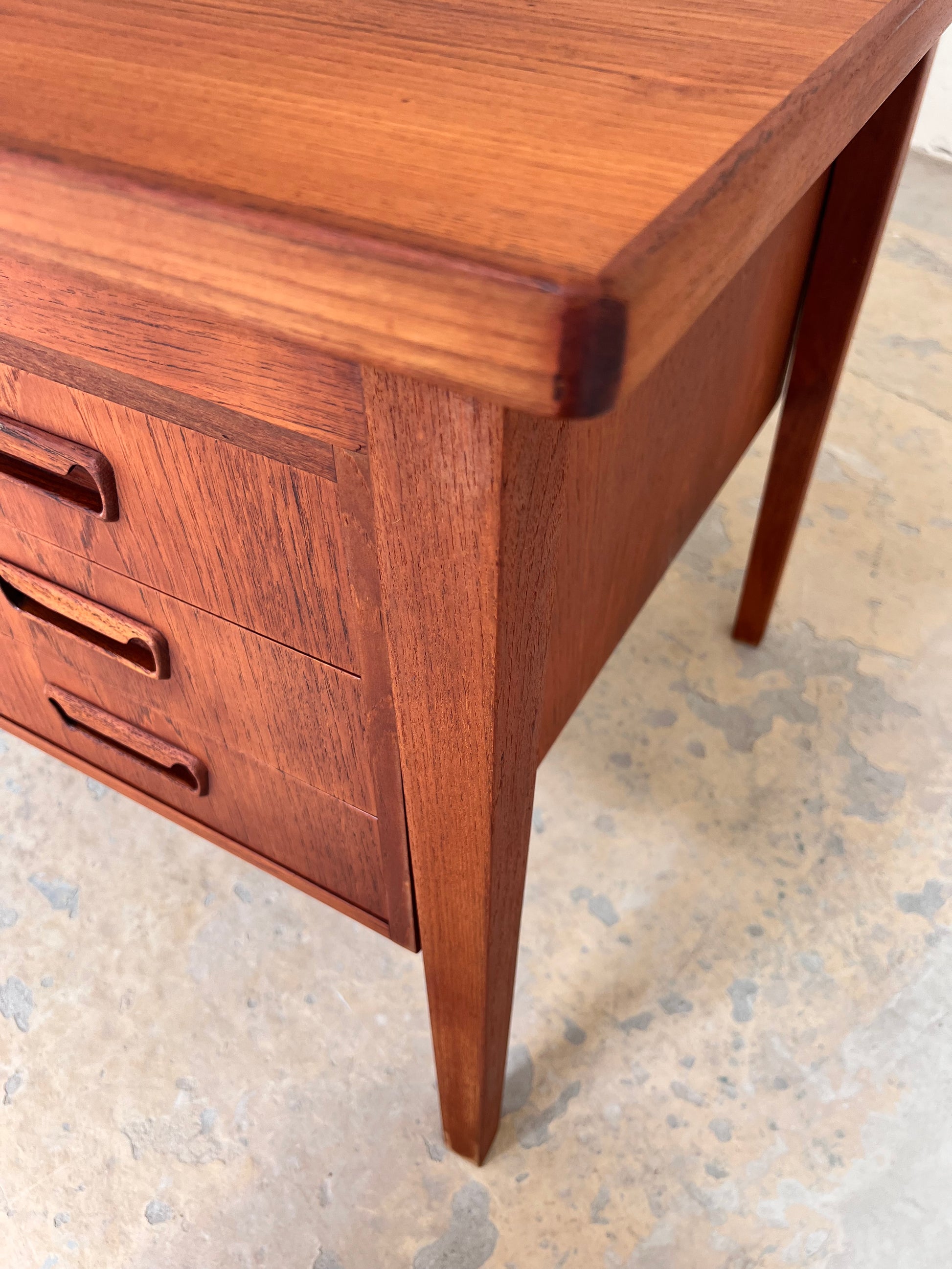 Freistehender Schreibtisch Teak aus Dänemark Sigh & Søns Møbler