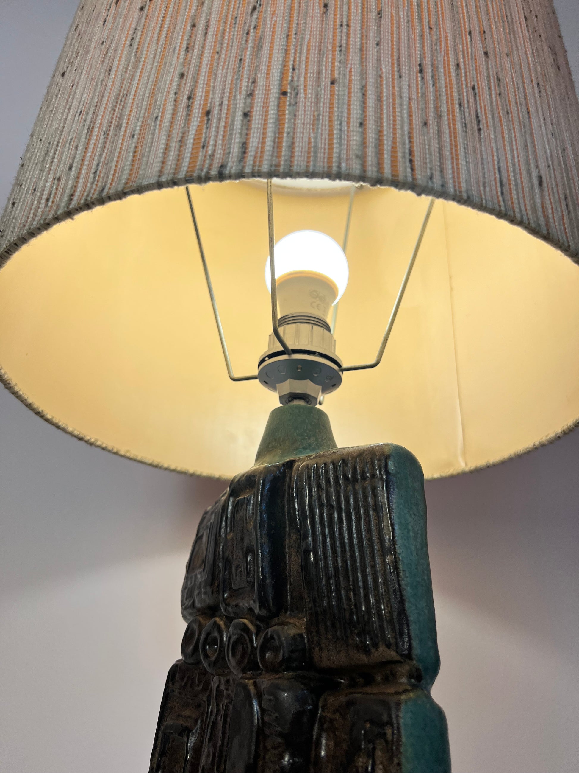 Tischlampe türkis beige Keramik von Bernard Rooke