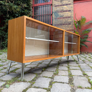 Sideboard Teak mit Vitrine & neuen Chromfüßen