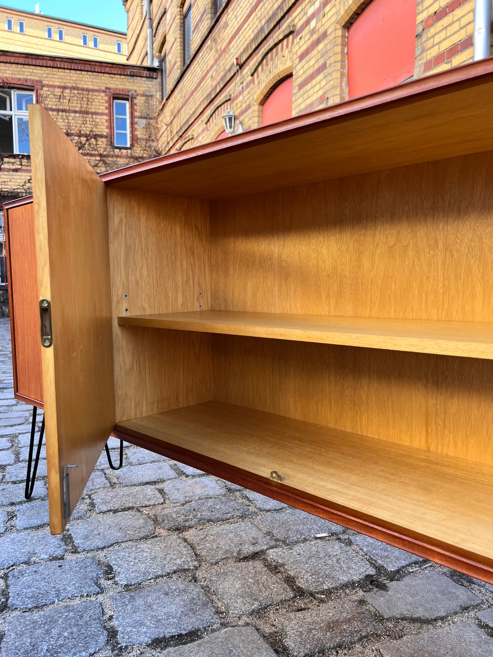 Sideboard Teak auf Hairpinlegs von rt Möbel