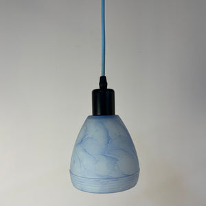 Hängelampe blau weiß marmoriert Glas