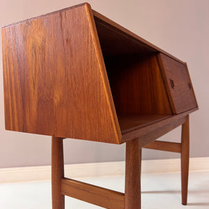 Kommode No. 31 Teak von Aksel Kjersgaard