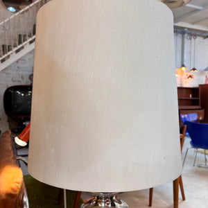 Space Age Tischlampe Metall mit Schirm aus Rohseide