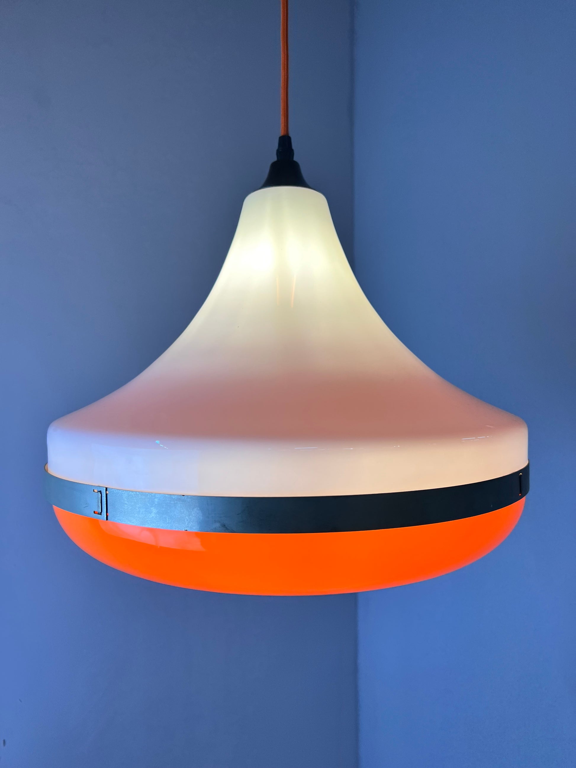 Hängelampe weiß orange Kunststoff aus Dänemark