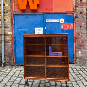 Vitrine Teak mit Hairpin Legs
