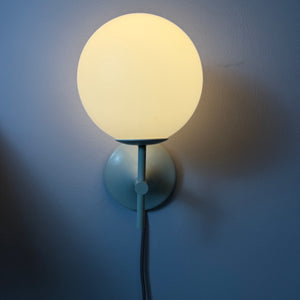 Wandlampe weiß Opalglas von Max Bill für Temde