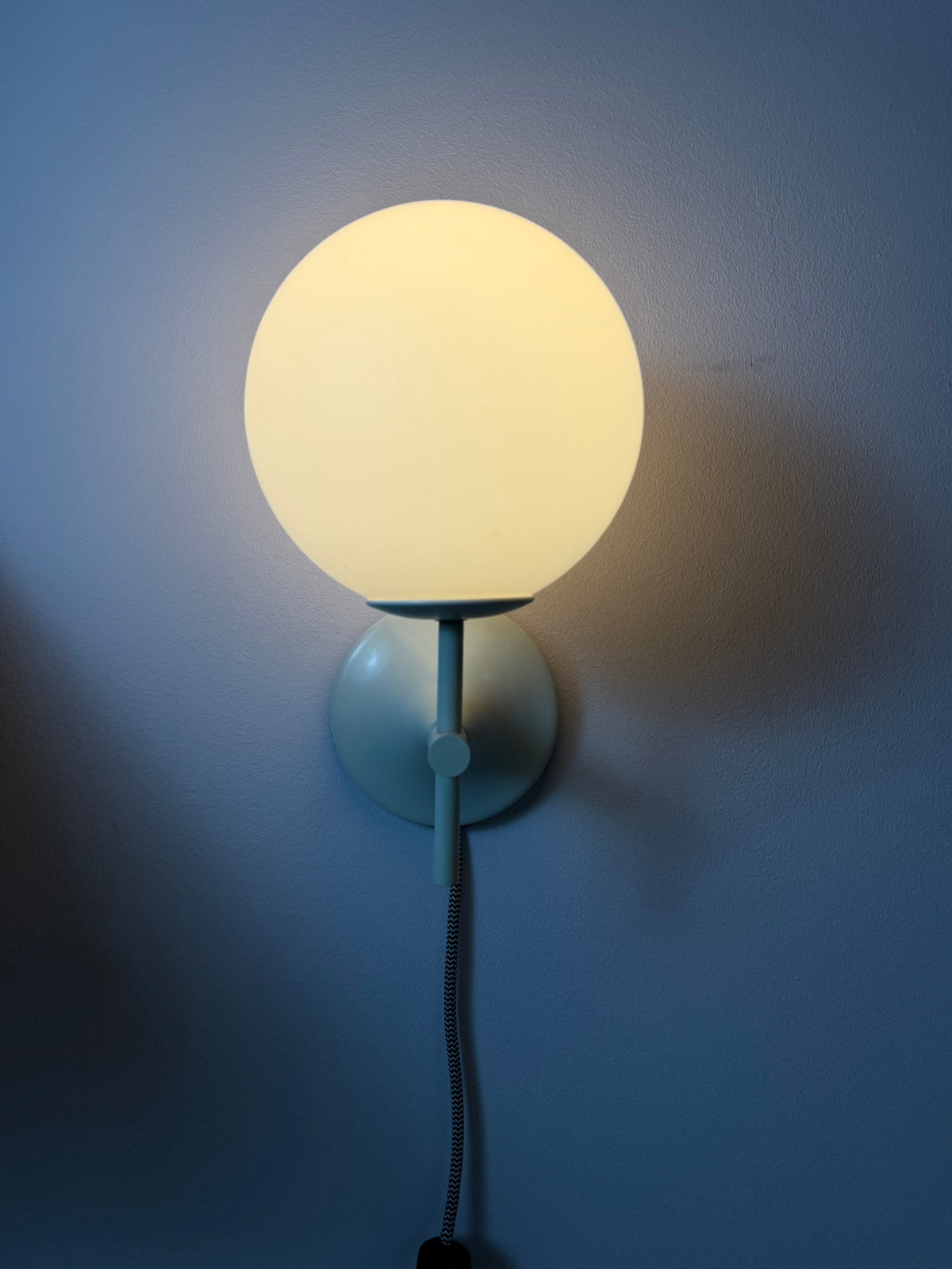 Wandlampe weiß Opalglas von Max Bill für Temde