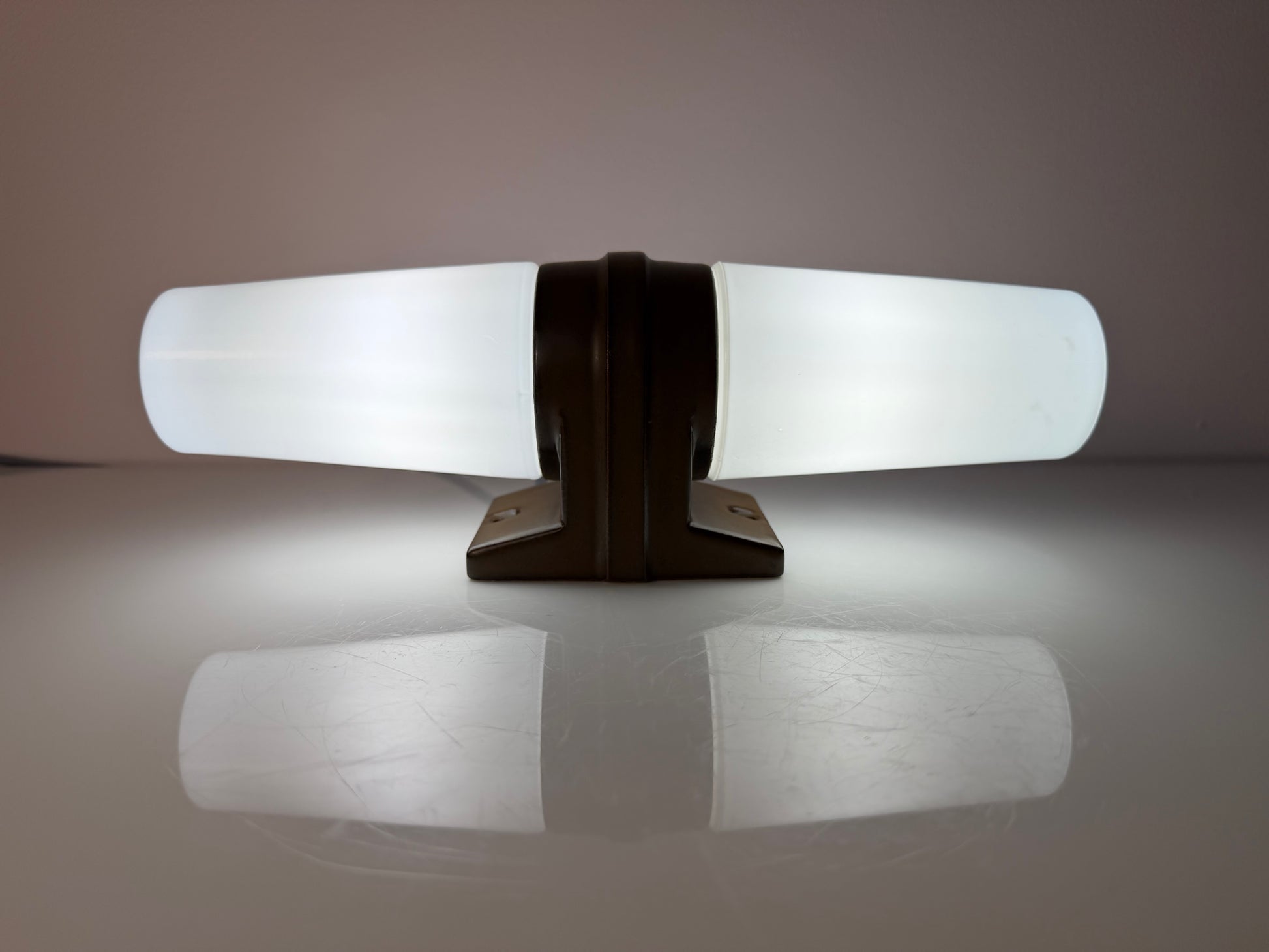 Wandlampe Modell 6060 braun von Sigvard Bernadotte für Ifö
