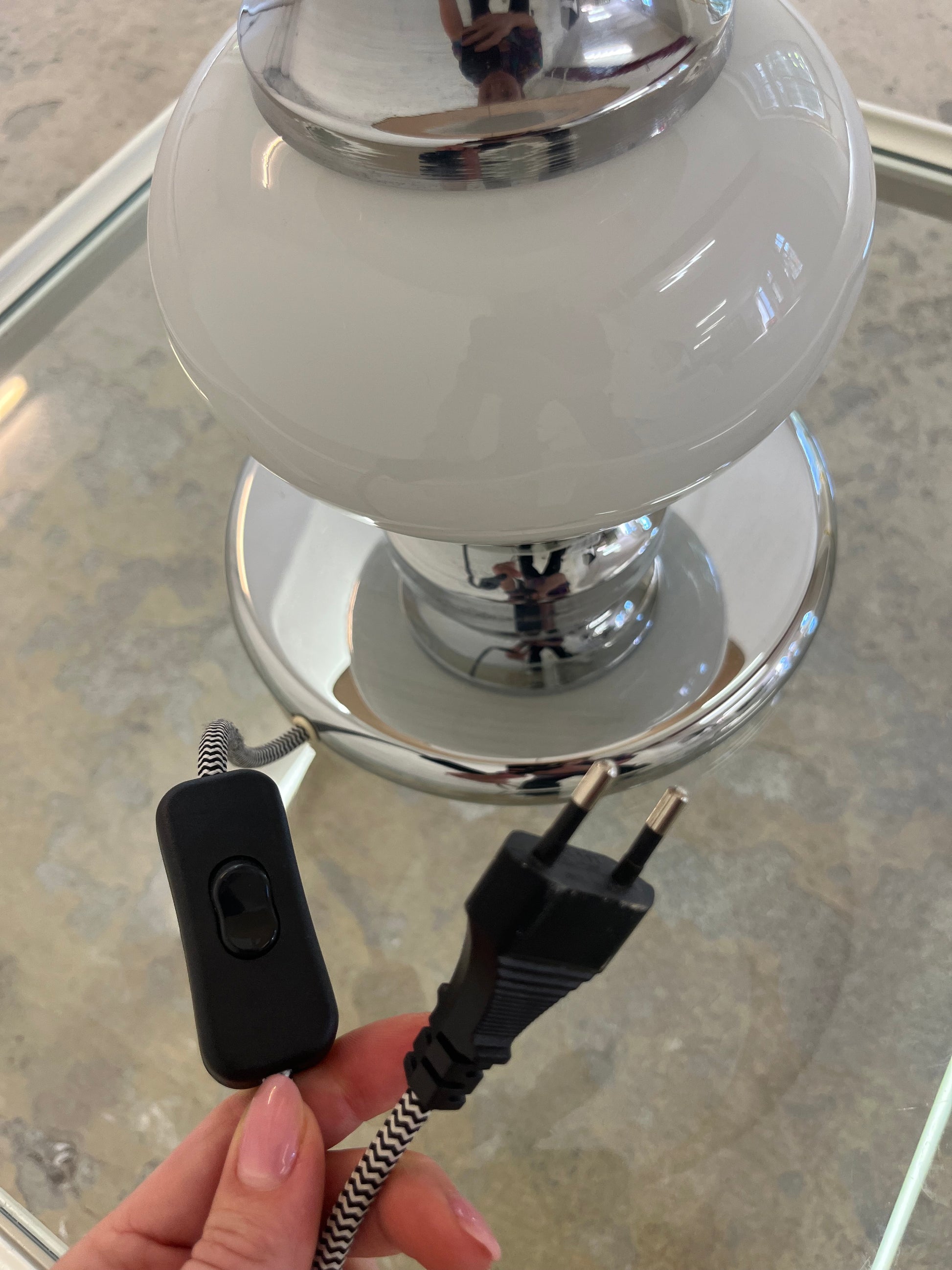 Tischlampe weiß Chrom Glas von Sölken