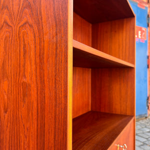 Regal Teak mit abschließbarem Fach