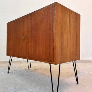 Schrank Teak auf Hairpinlegs