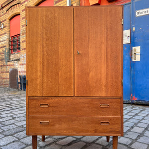 Schrank Eiche mit Türen und Schubladen aus Dänemark