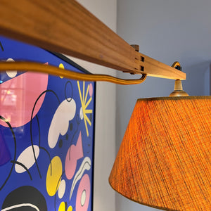 Wandlampe mit Gelenkarm Teak und braun orangenem Schirm