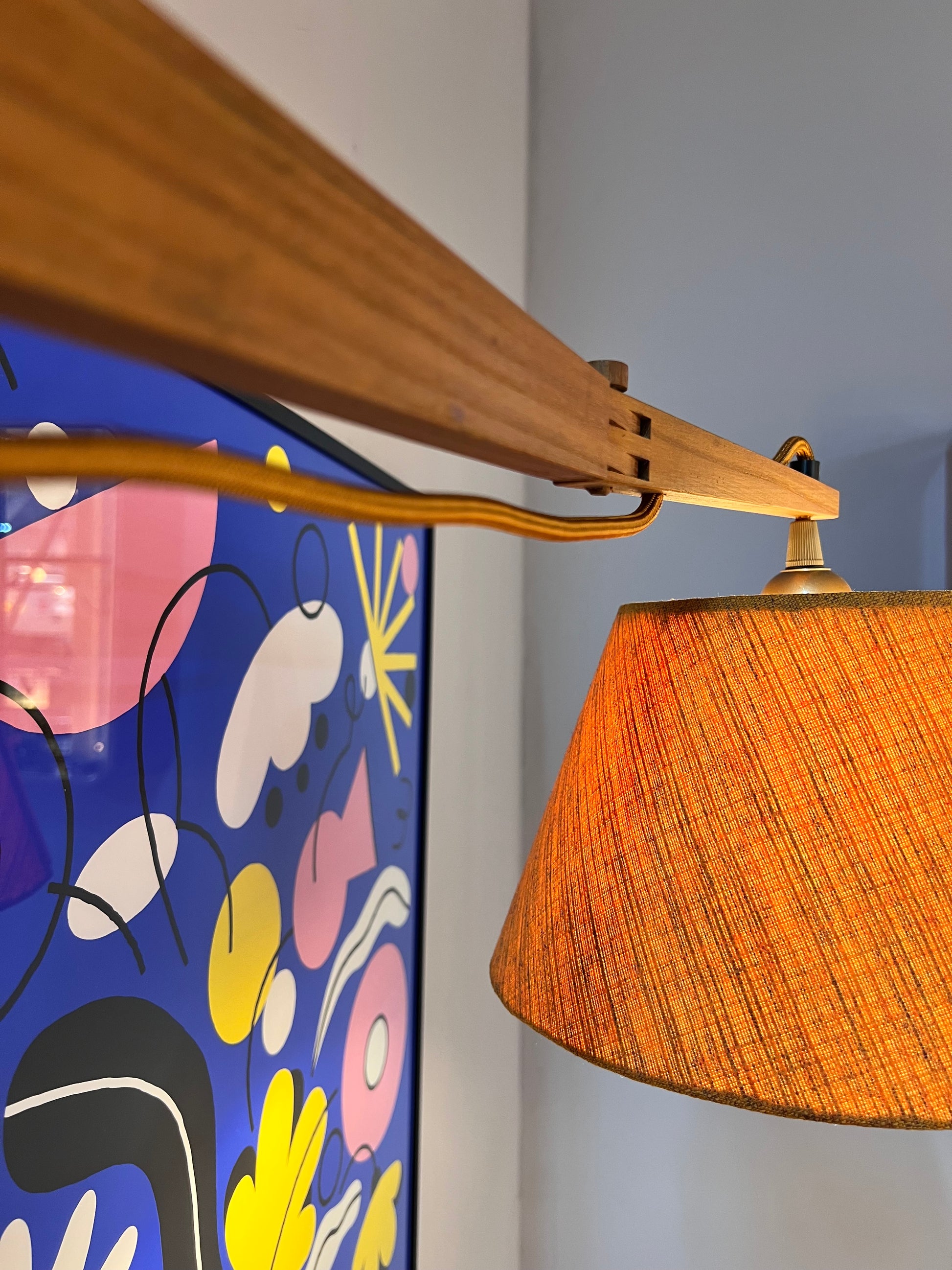 Wandlampe mit Gelenkarm Teak und braun orangenem Schirm