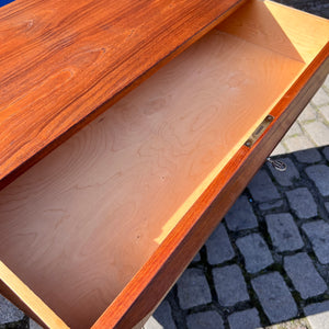 Kommode Teak mit Schloss aus Dänemark