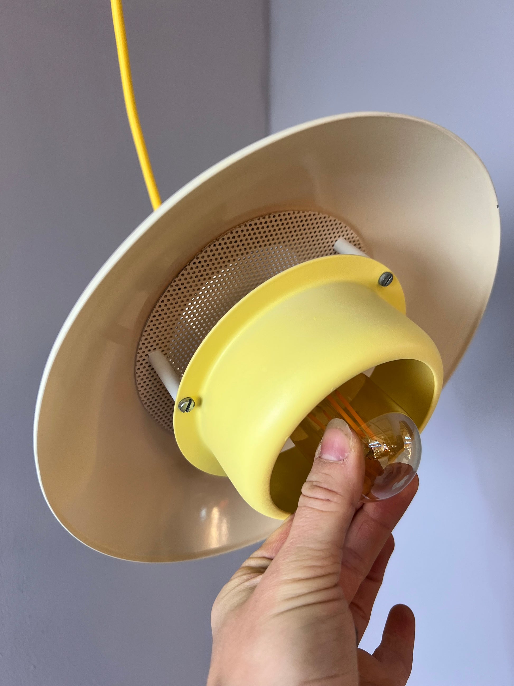 Lamellenlampe neu lackiert gelb creme