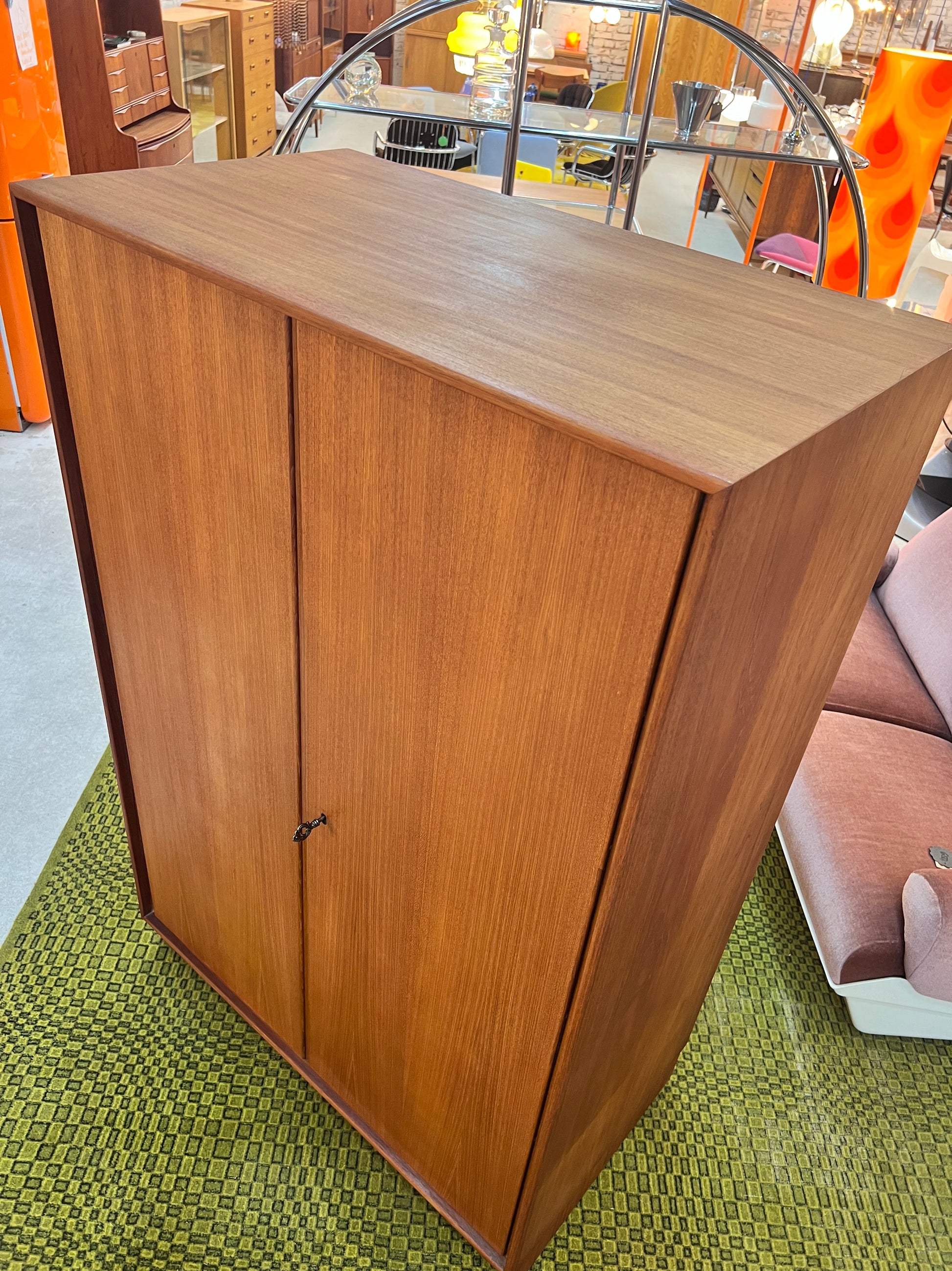 Großer Kleiderschrank Teak von Einrichtungshaus Steguweit & Sohn