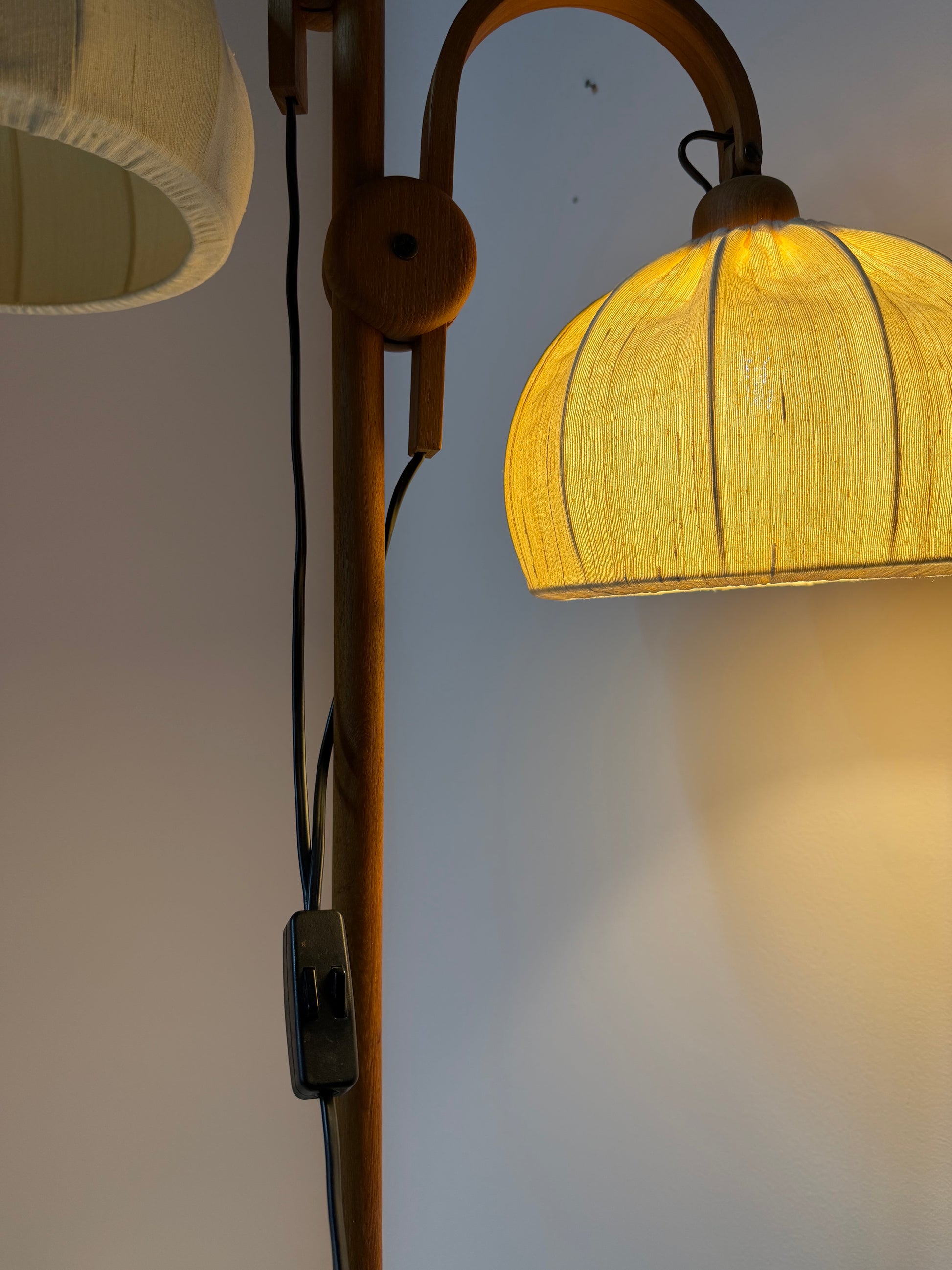 Stehlampe Maiglöckchen von Domus Teak und Rohseide