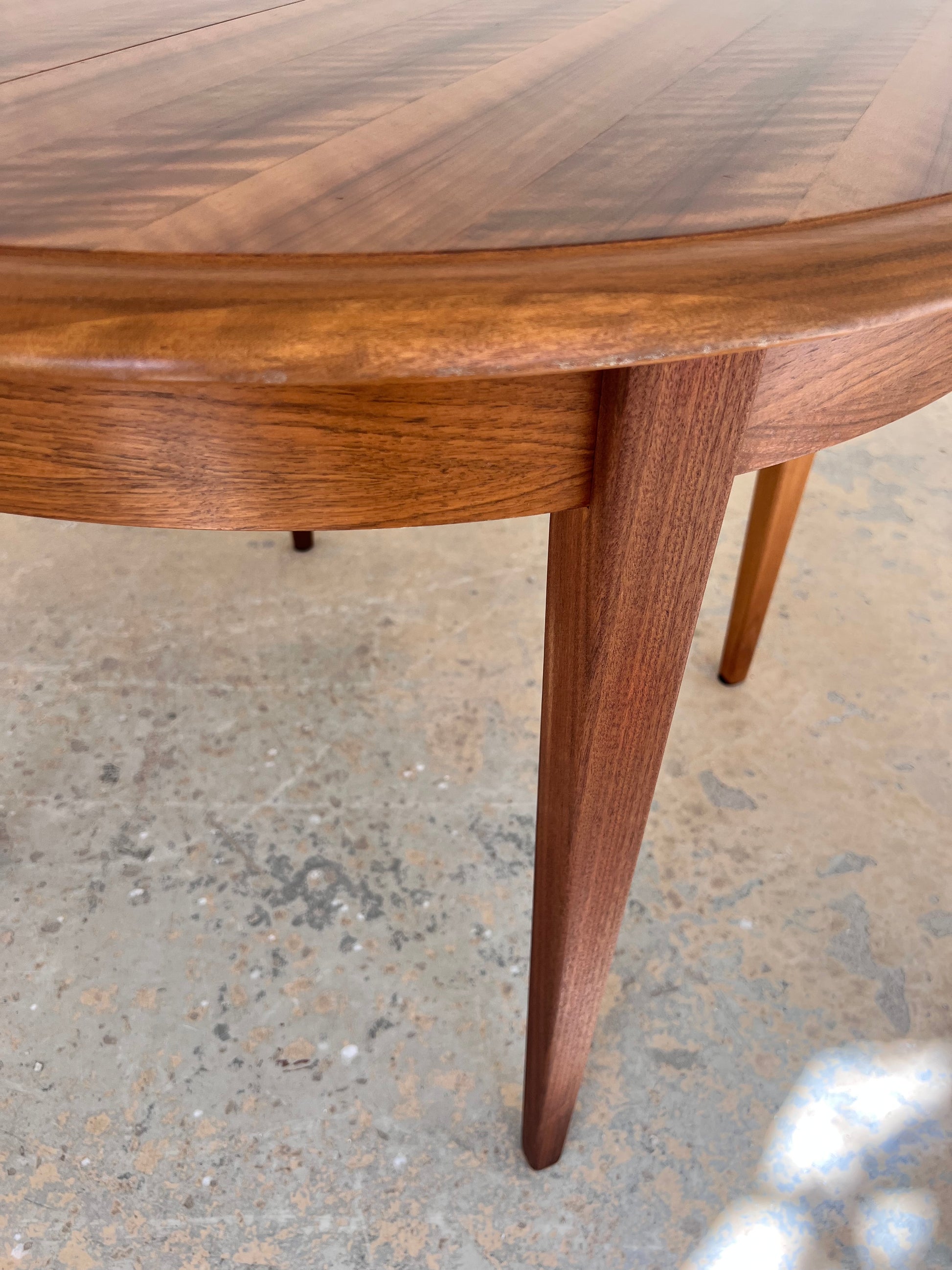 Runder Esstisch Teak mit Butterfly Auszug von Kondor