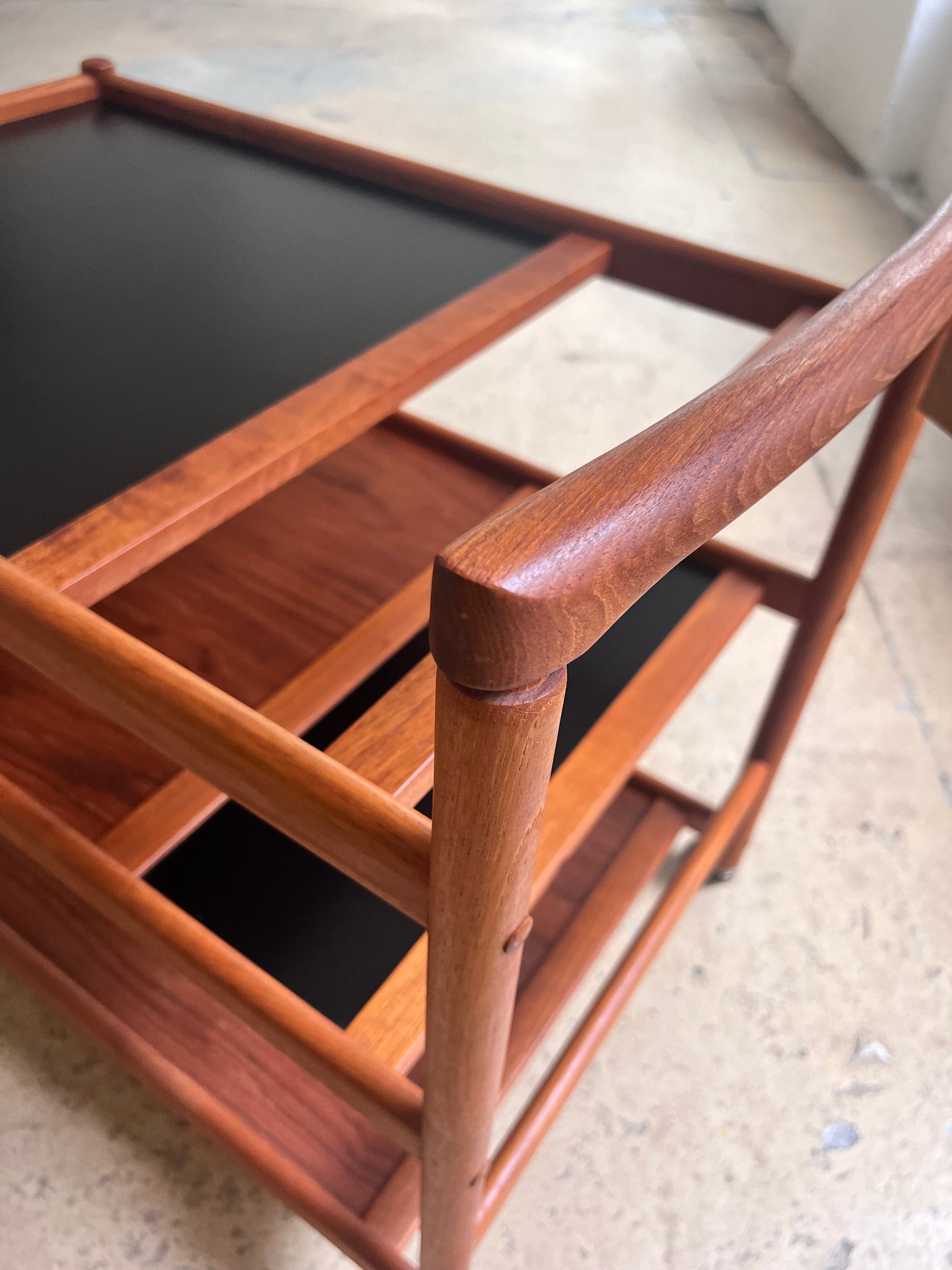 Barwagen Teak von Nissen Dänemark