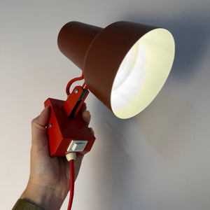 Wandlampe rot neu lackiert von Luxo