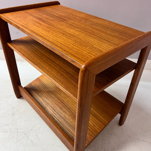 Coffee Table mit Magazinablage Teak