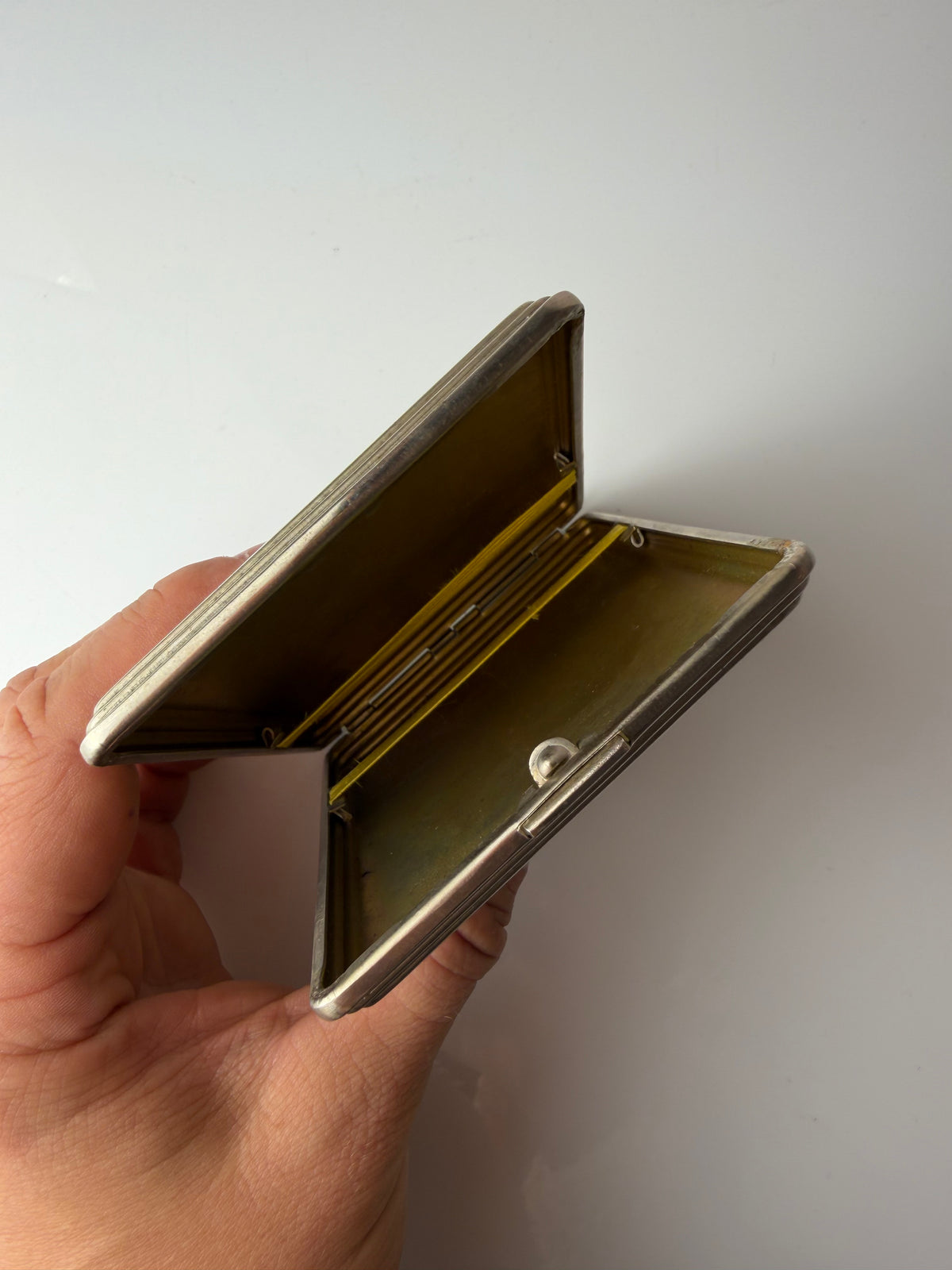 Zigarettenetui silber mit floraler Gravur