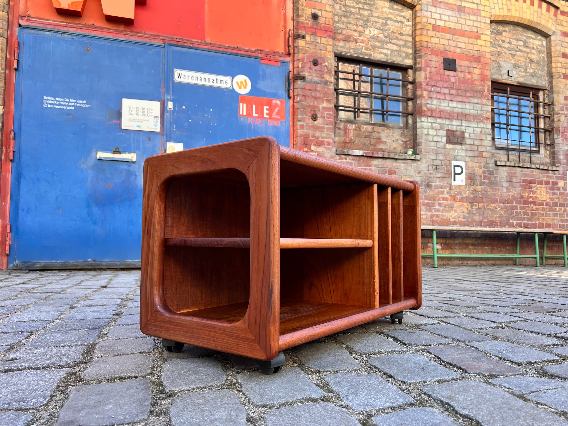 Rollwagen für Schallplatten Teak aus Dänemark