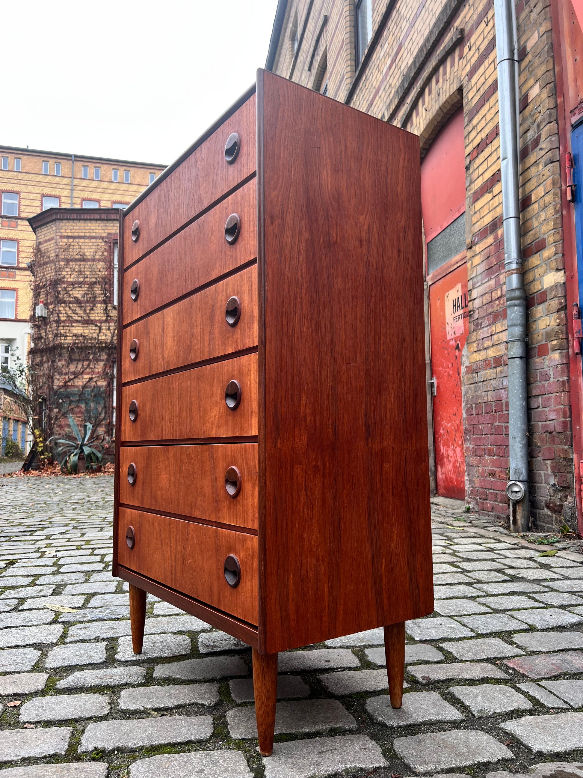 Kommode Teak mit runden Griffen