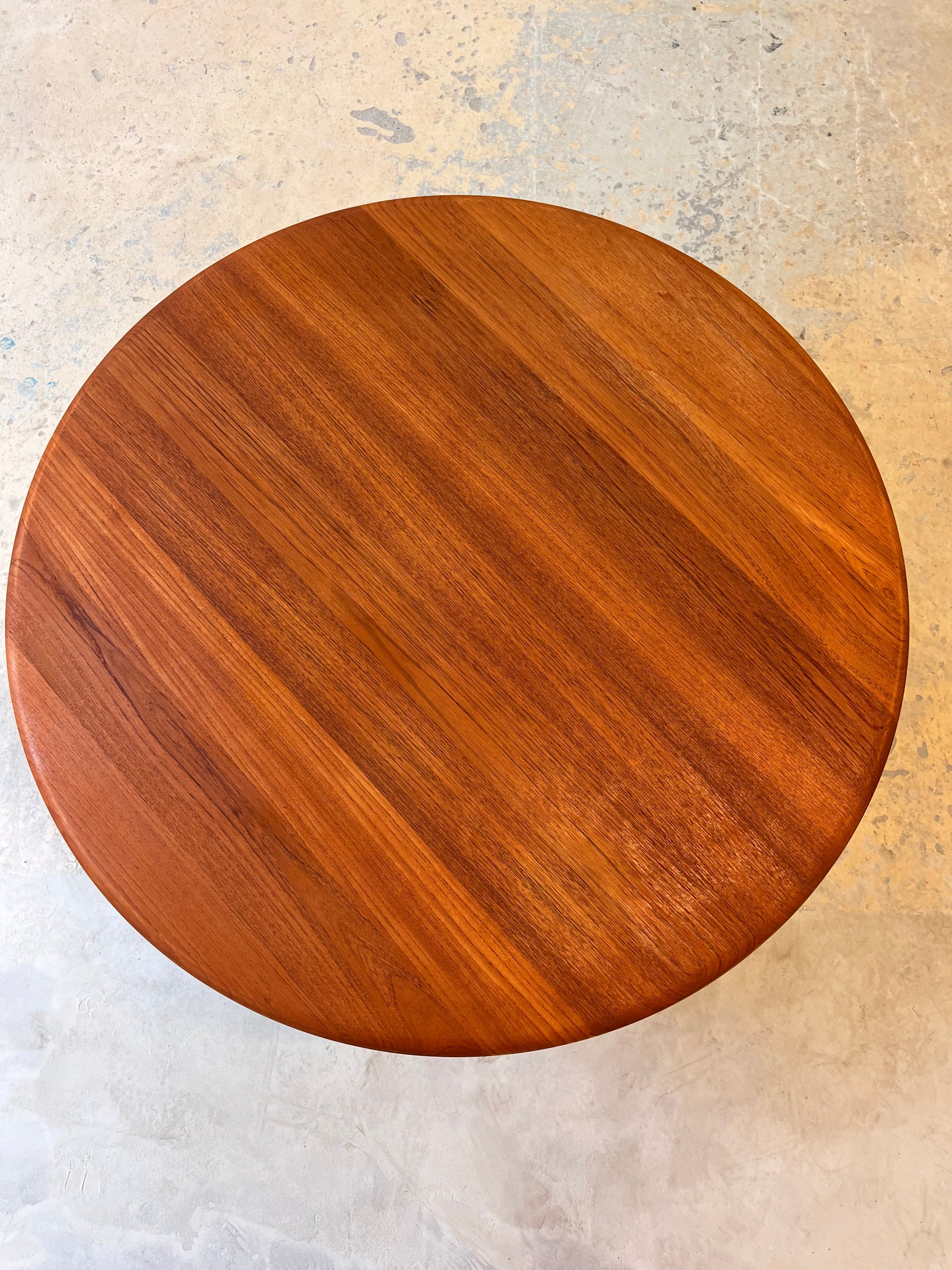 Runder Couchtisch Teak von Niels Bach