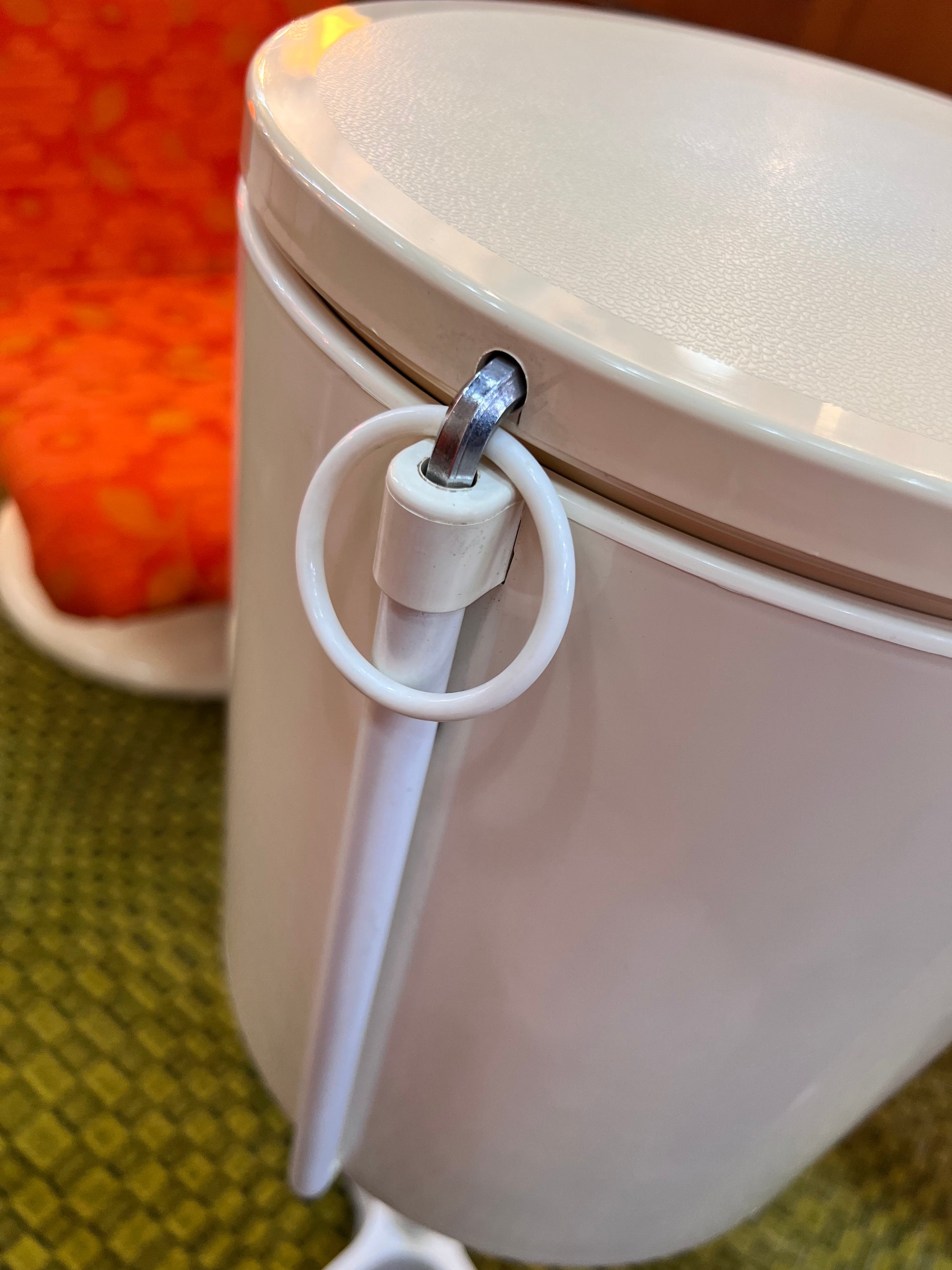 Frisierbox / Kosmetiktisch mit integriertem Spiegel von Bremshey