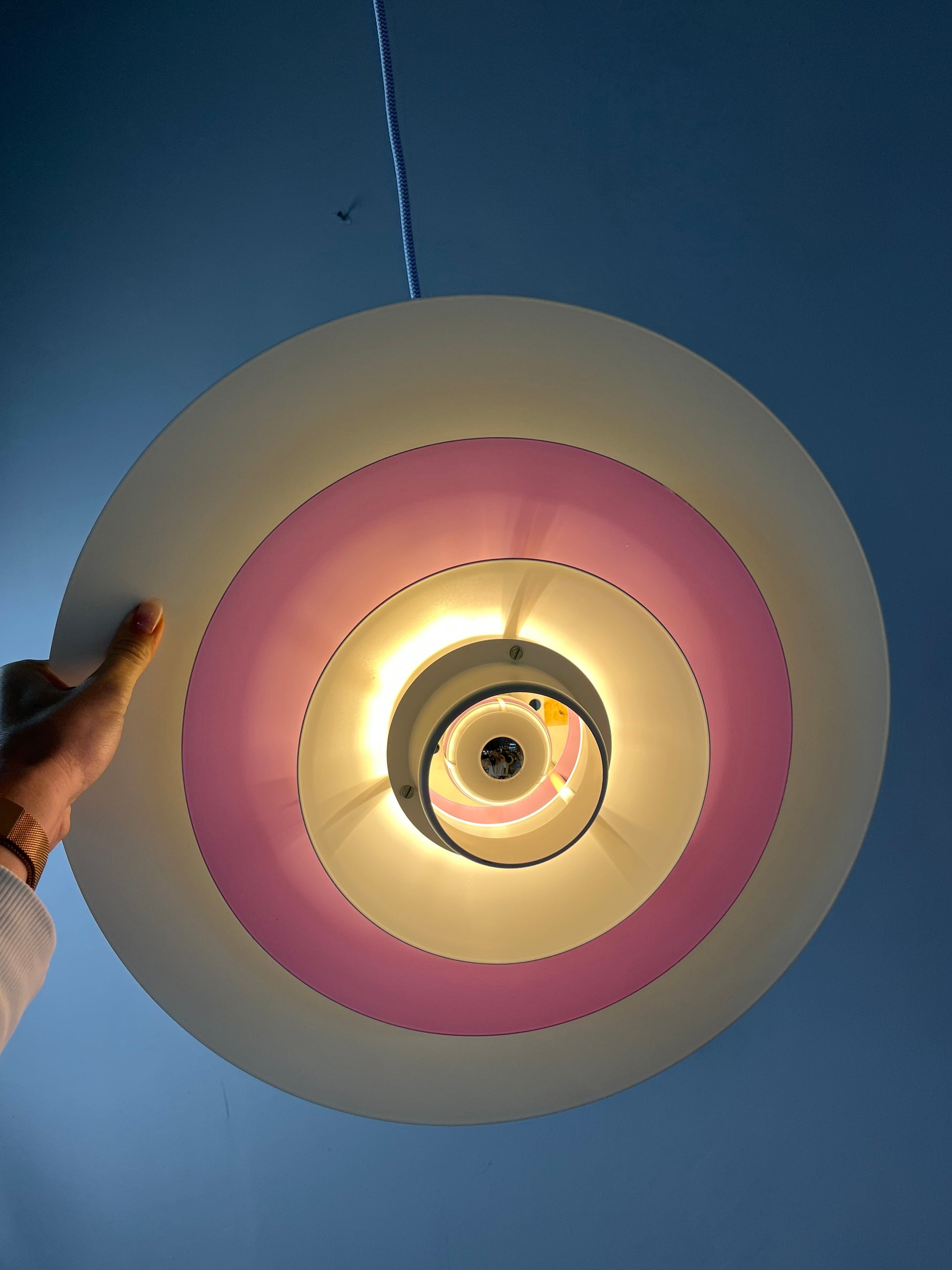 Lamellenlampe weiß lila von Formlight