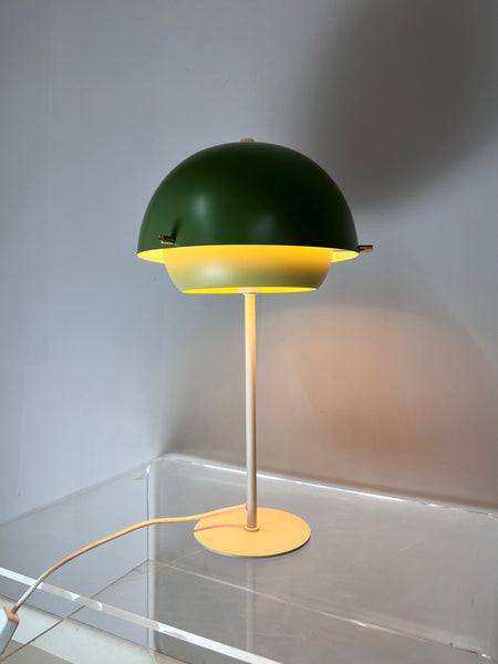 restaurierte, grüne Tischlampe aus Dänemark