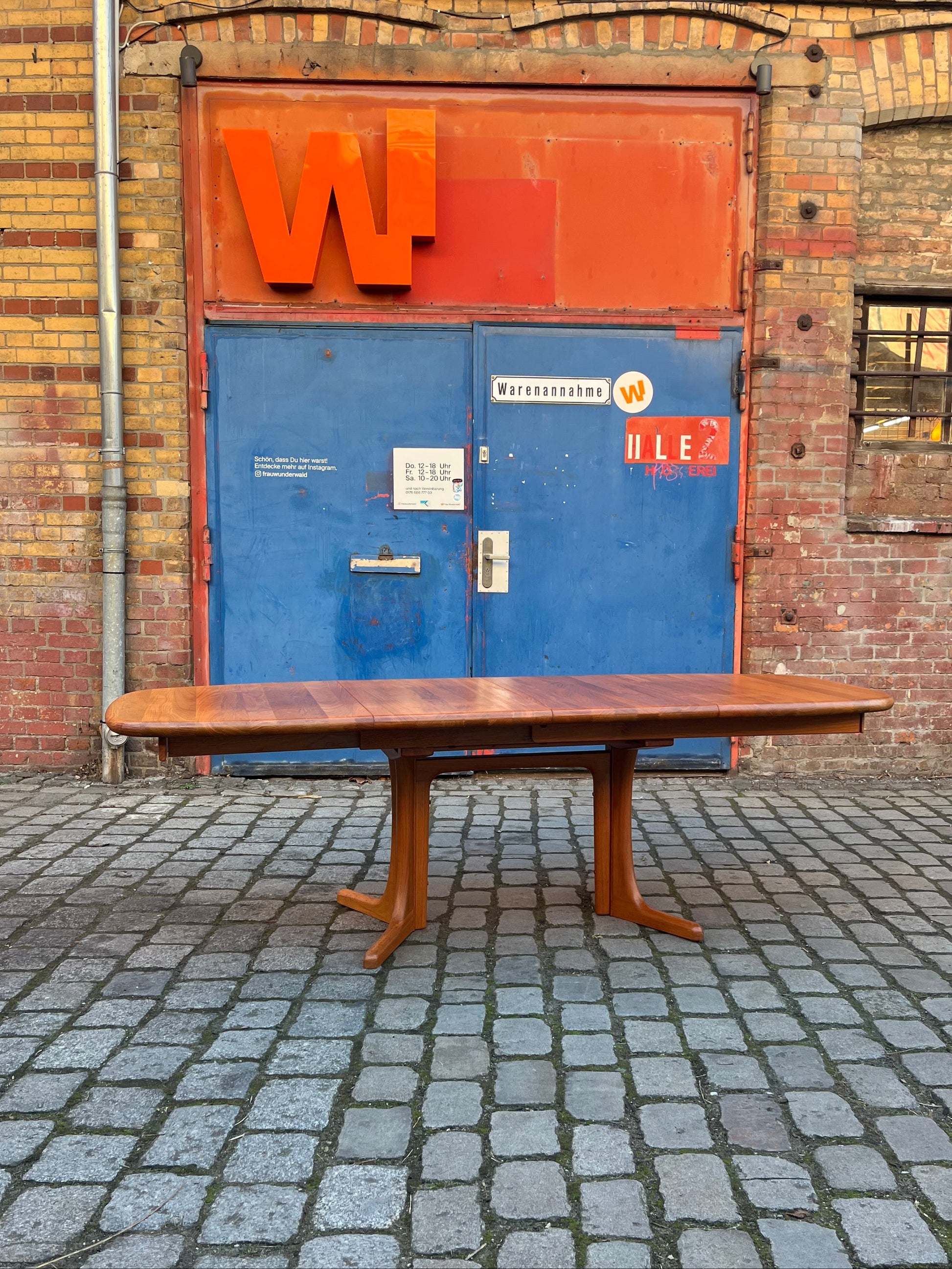 Ausziehbarer Esstisch Teak mit integriertem Fach für Platten