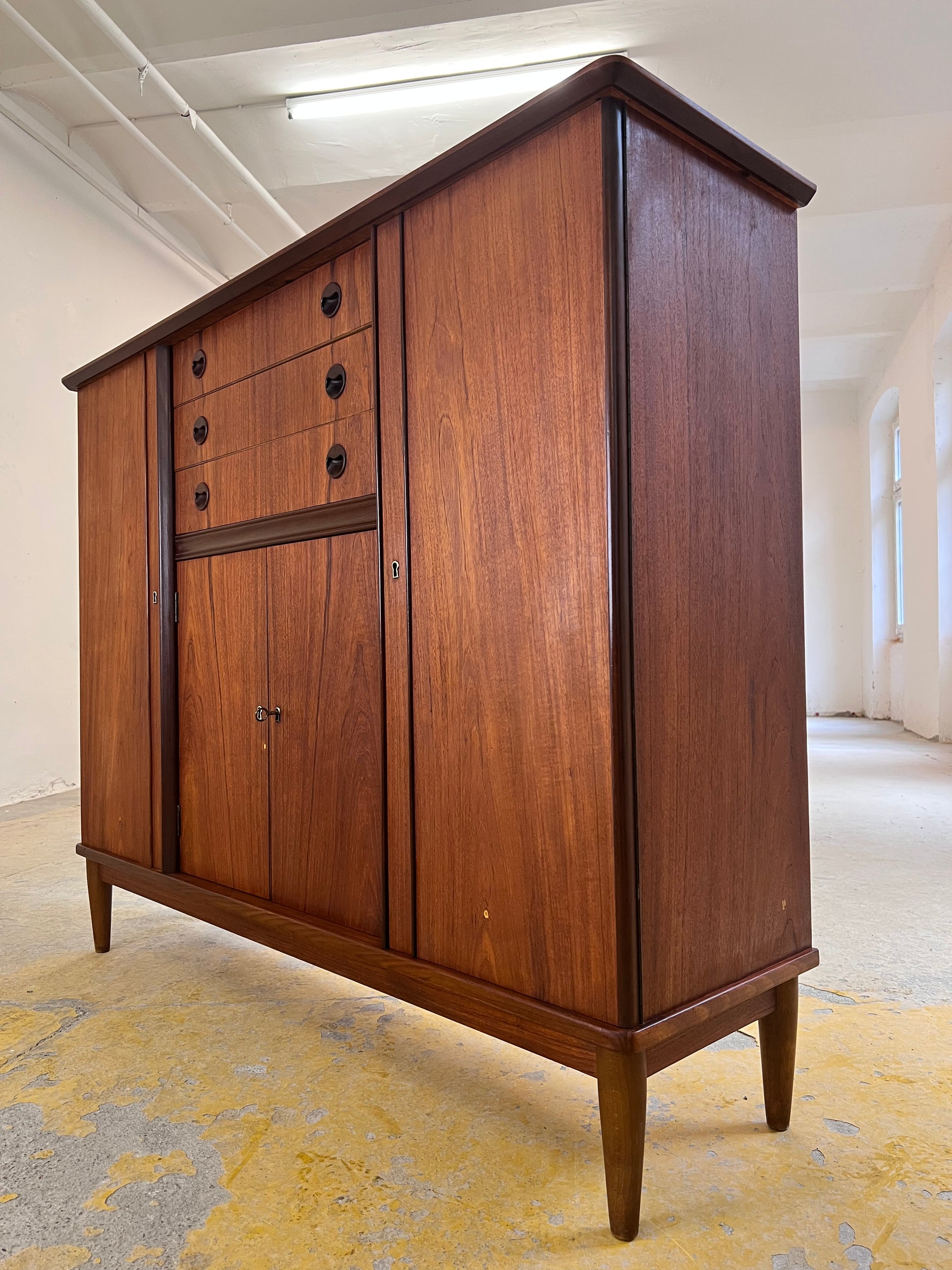 Highboard / Flurschrank Teak aus Dänemark