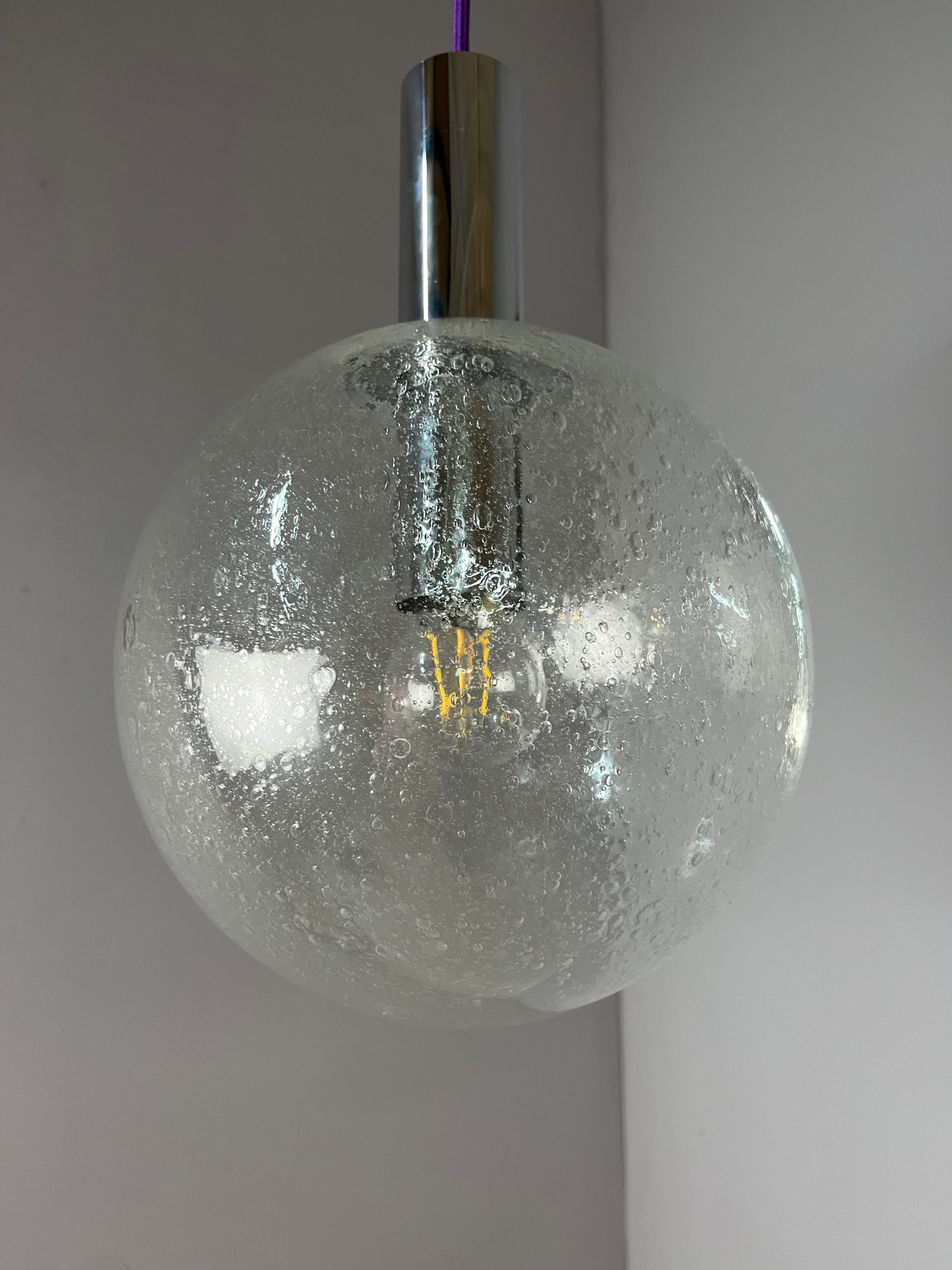 Hängelampe Größe M Einschlussglas Chrom von Doria