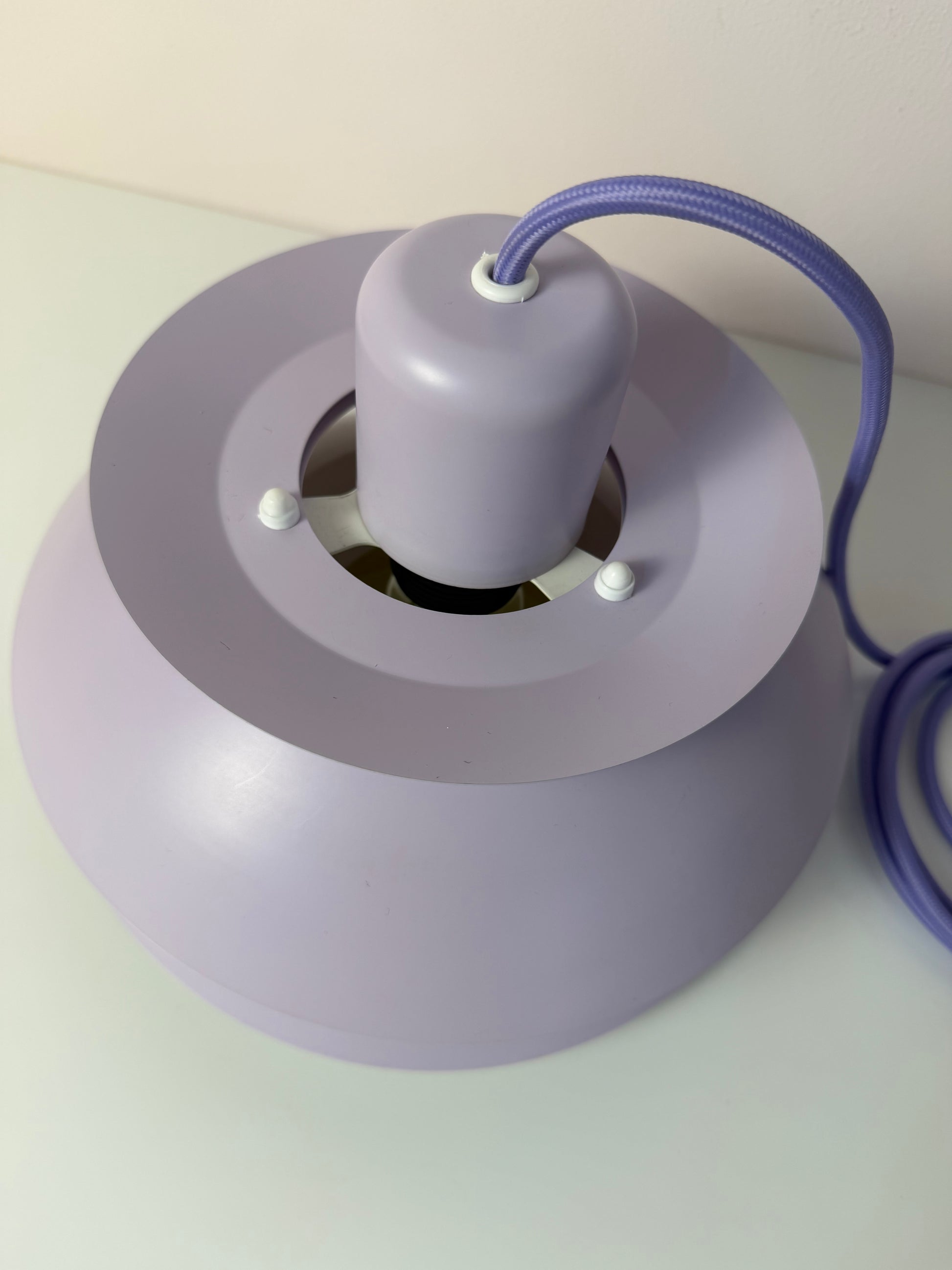 Lamellenlampe Typ 776 flieder von Horn
