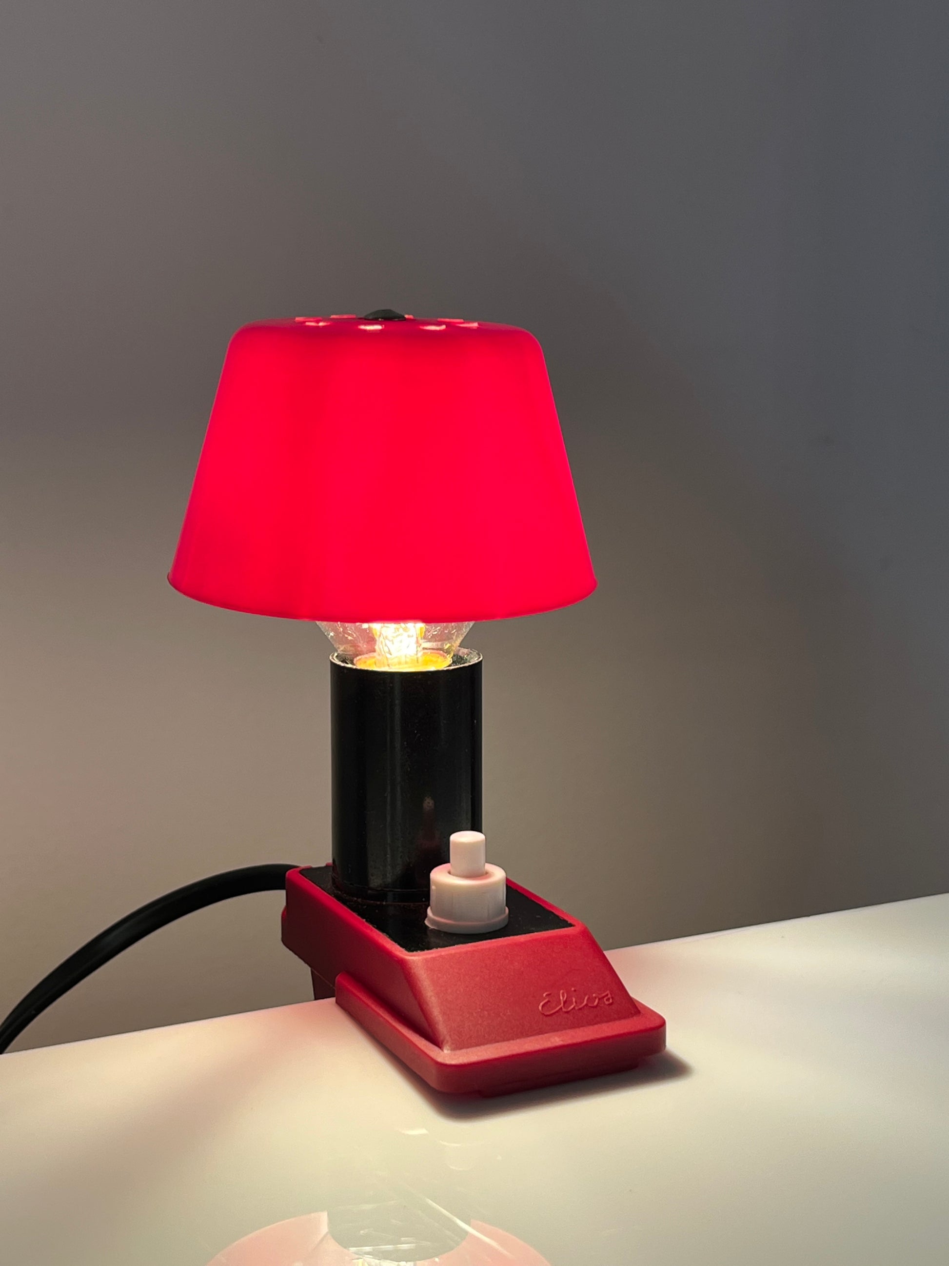 Klemmlampe rot mit Kunststoffschirm & Schalter von Elios